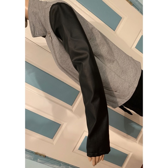 Forever21 Gray Faux Leather Sleeve Moto Jacket (M) - Picture 7 of 12